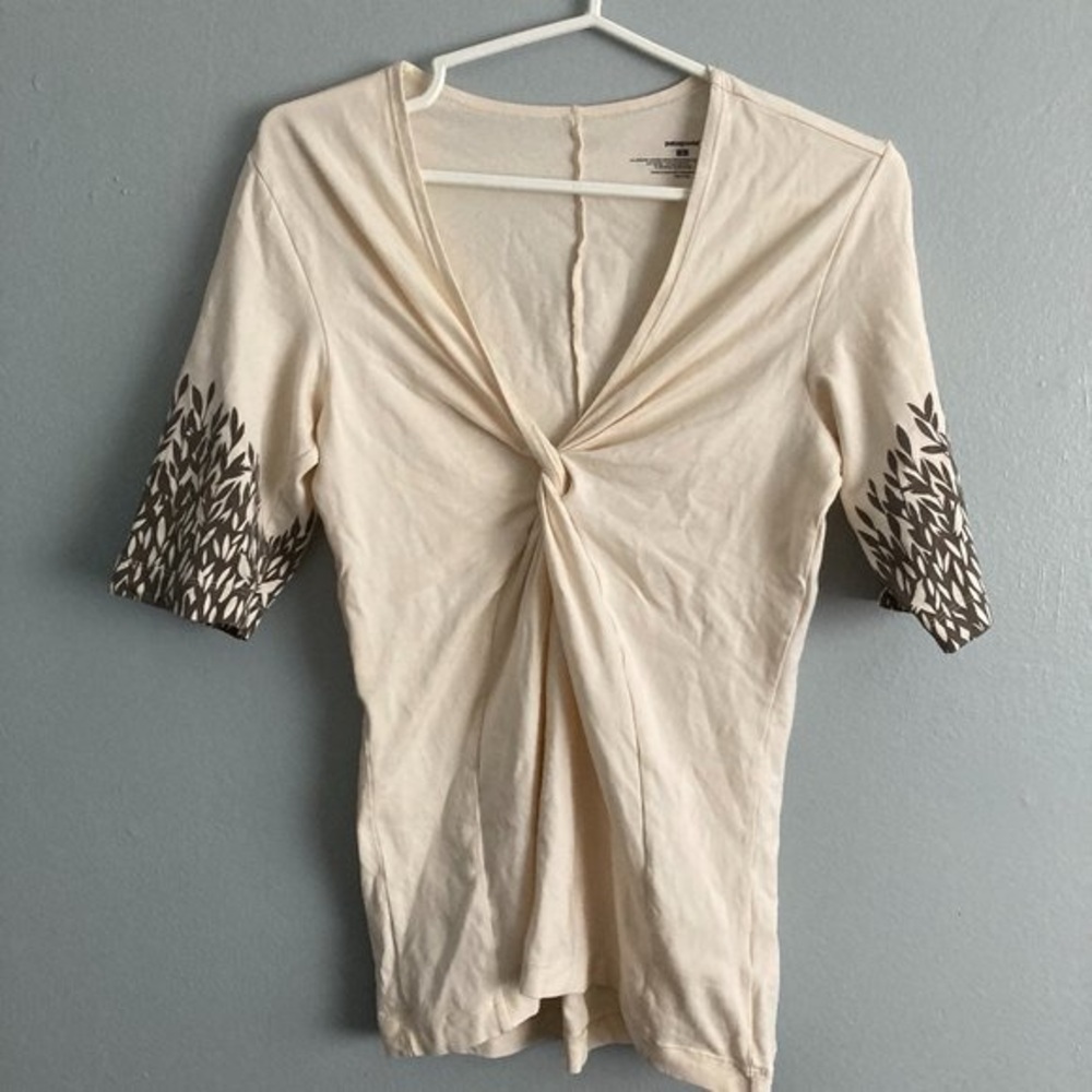 Patagonia Women's Organic
Cotton Blend Knotted Midi Top
Cream Brown Grains Sz S
